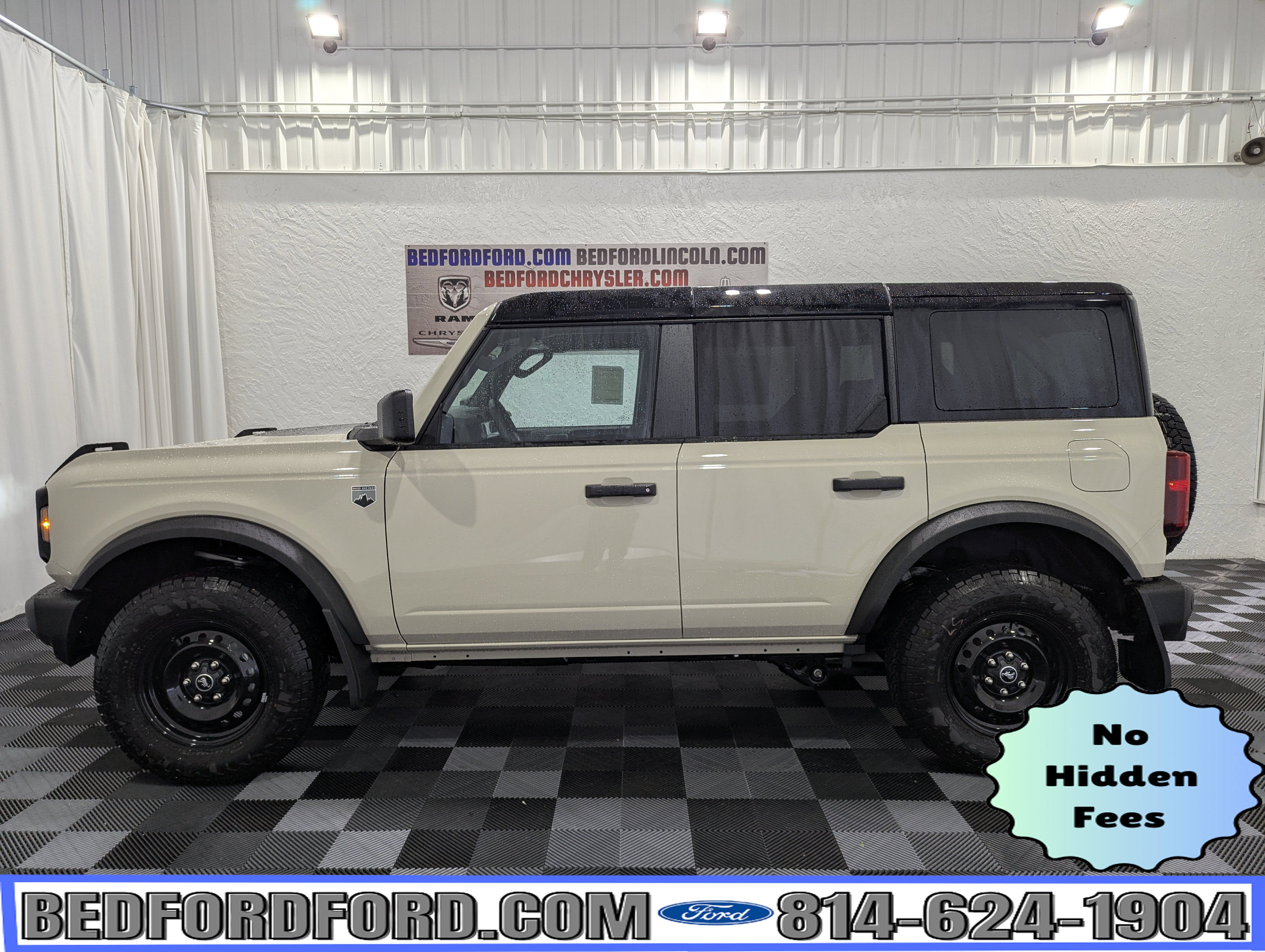 2026 Ford Bronco Big Bend 4x4 in Desert Sand — front three-quarter view