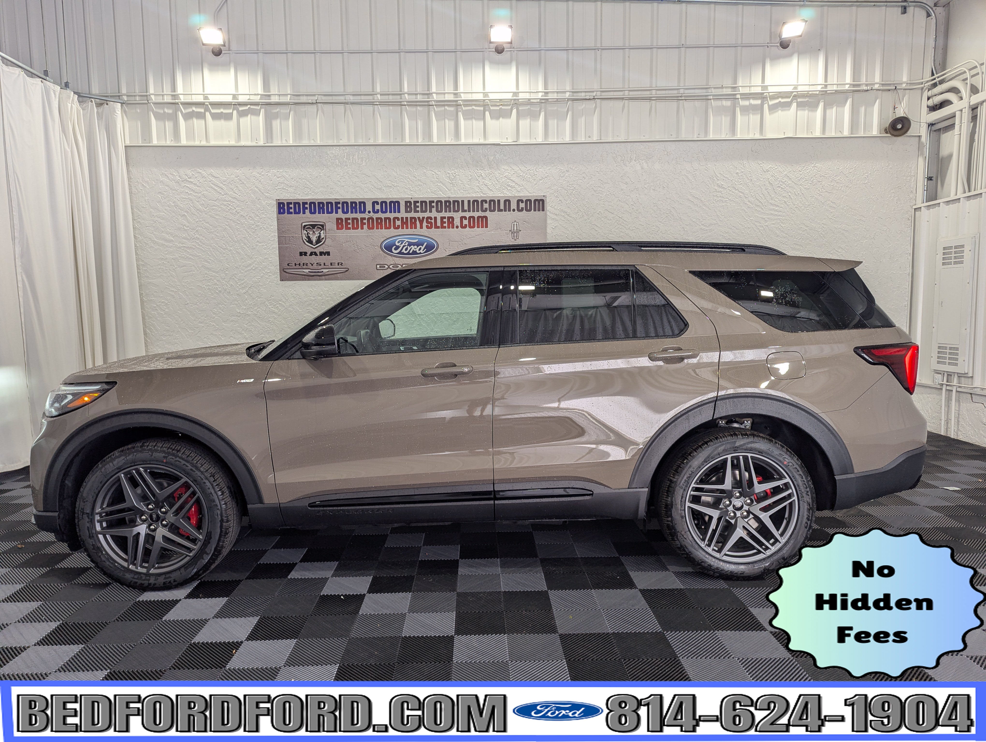 2026 Ford Explorer ST-Line 4x4 in Marsh Gray — front three-quarter view