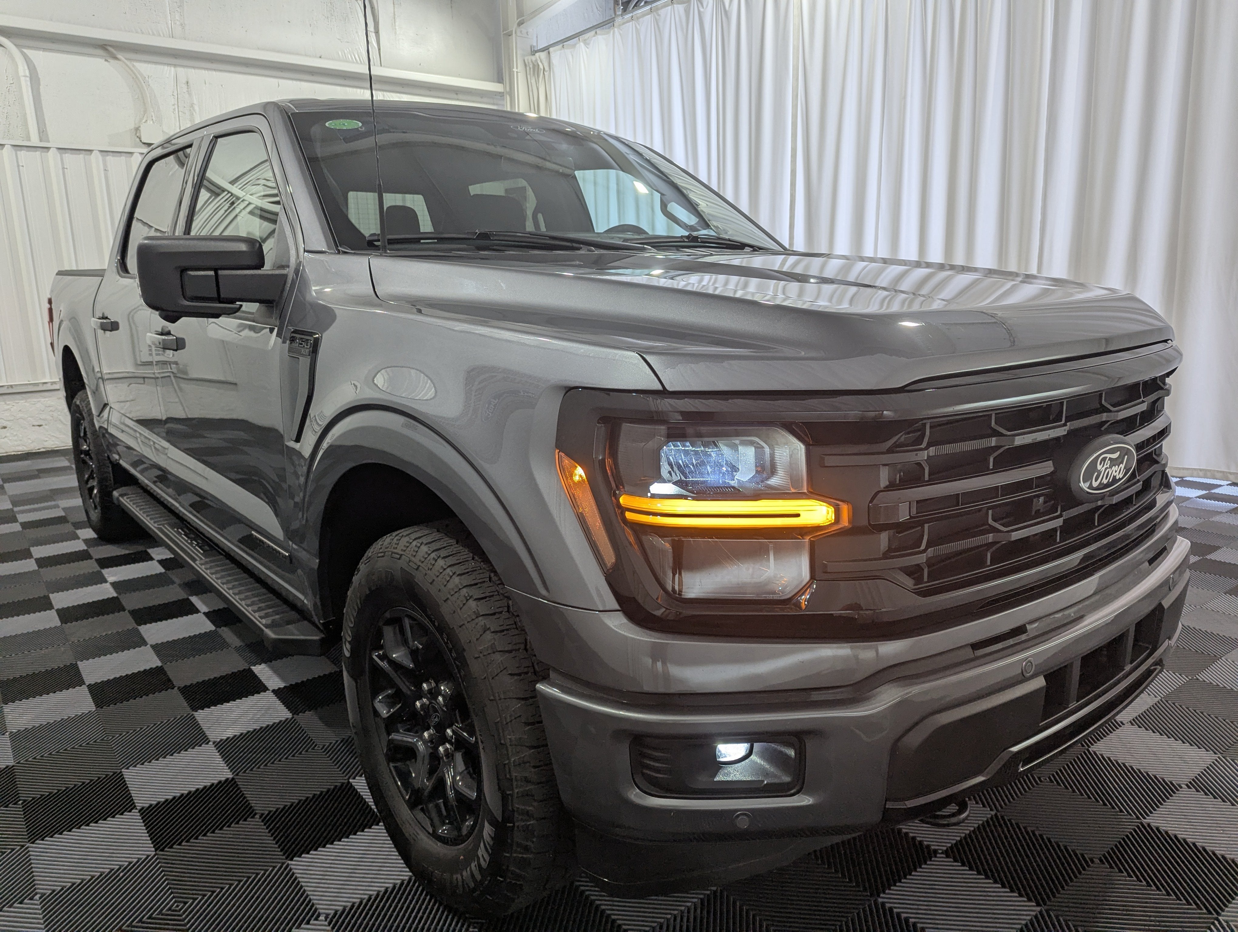 2024 Ford F-150 — detail view